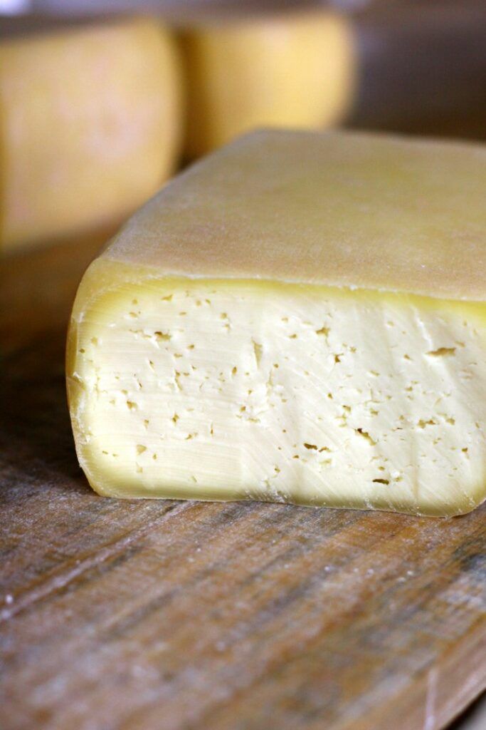 Queijo colonial versus queijo serrano