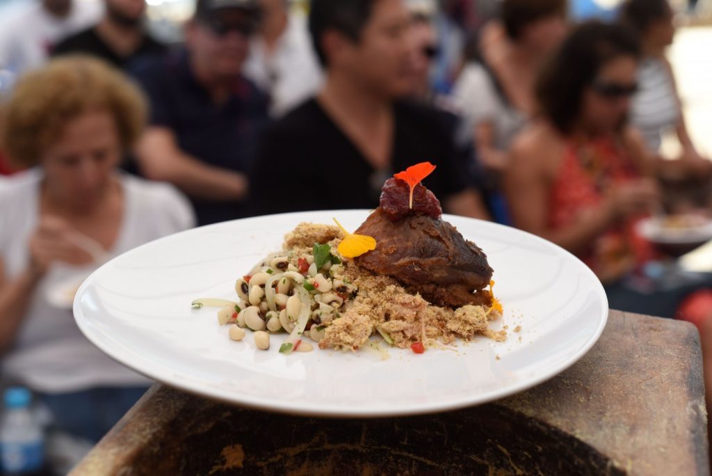 Porco no barro: um resgate cultural e gastronômico em Tiradentes