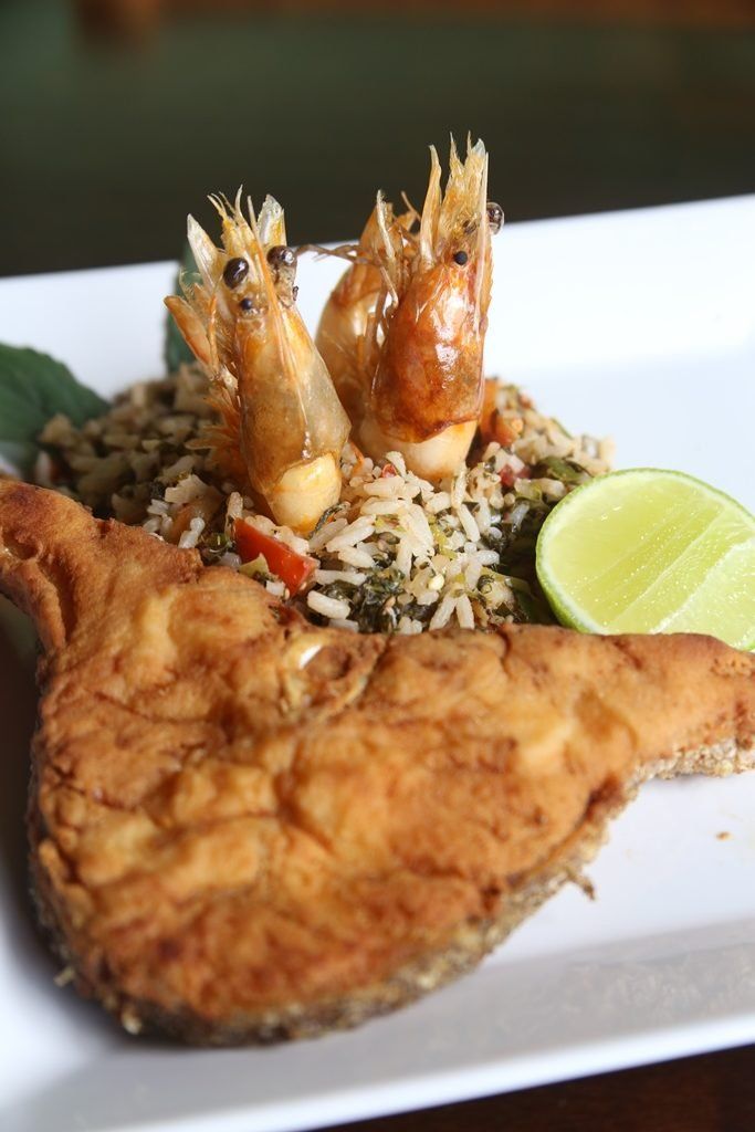 Arroz de Cuxá com Pescada Amarela no Azeite de Babaçu