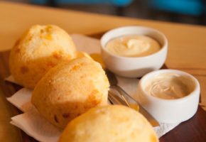 Receita de Pão de Queijo com Cogumelos e Queijo da Serra da Canastra