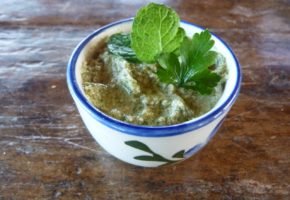 Receita de Molho Pesto de Queijo Catauá e Hortelã