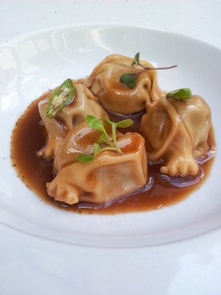 Receita de Ravioli surpresa de galinha caipira com quiabo