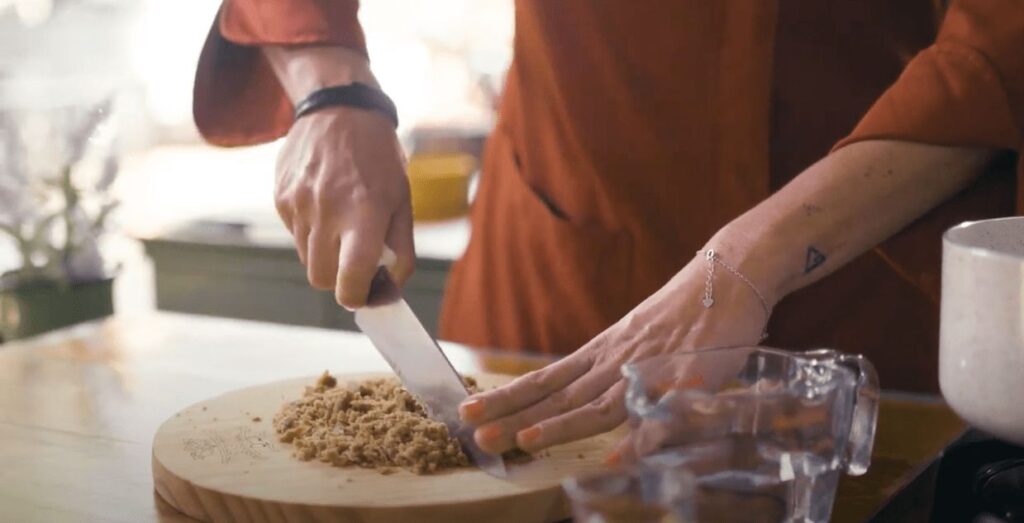 Chef Pâmela Sarkis ensina como deixar o seu bolo fofinho