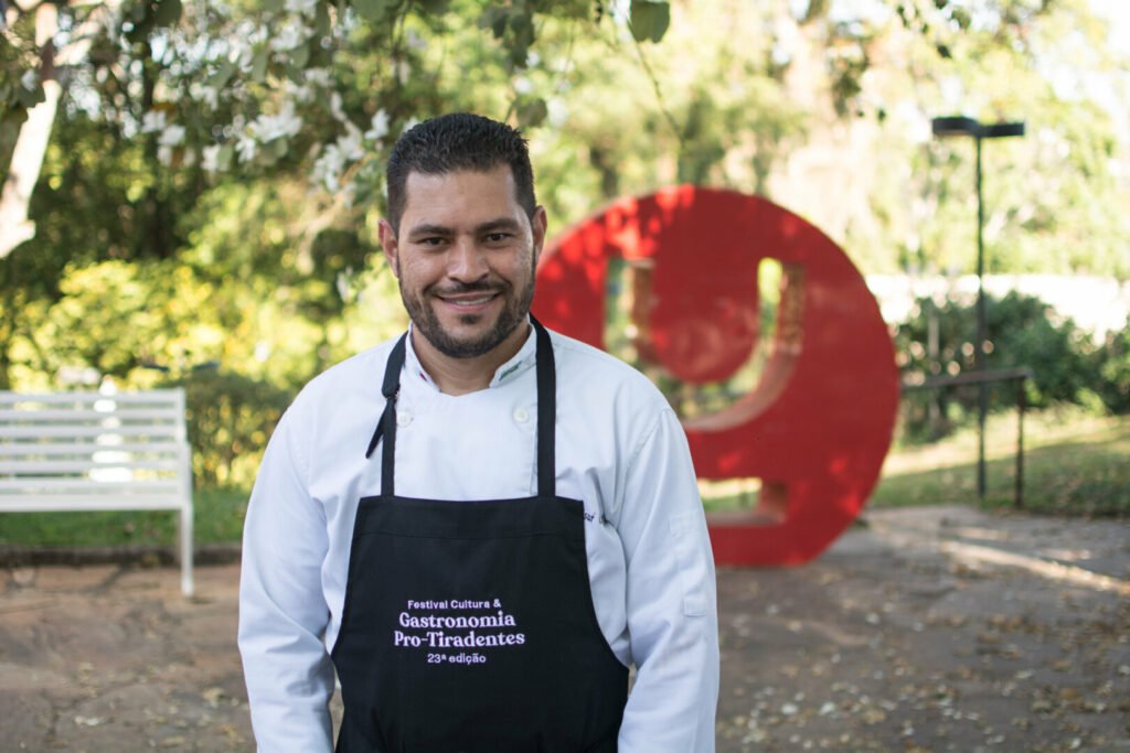 Aula Show de Gastronomia: Risoto de Frango Caramelizado com Ora-Pro-Nóbis