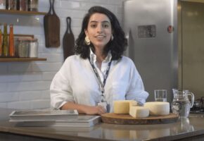 Carolina Figueira do Senac em Minas dá a dica de como degustar queijos