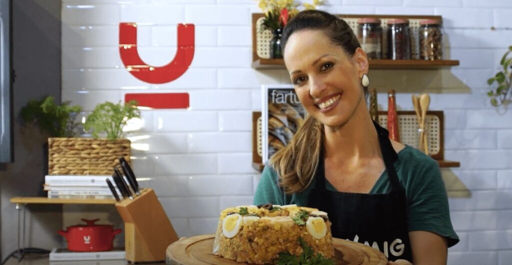 GASMIG convida a chef Raquel Novais para ensinar o famoso cuscuz paulista