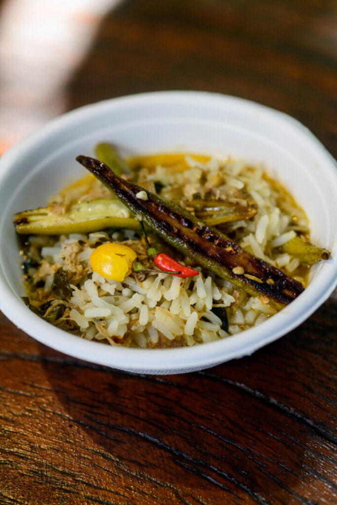 Receita de Arroz de pato no tucupi com jambu e quiabo