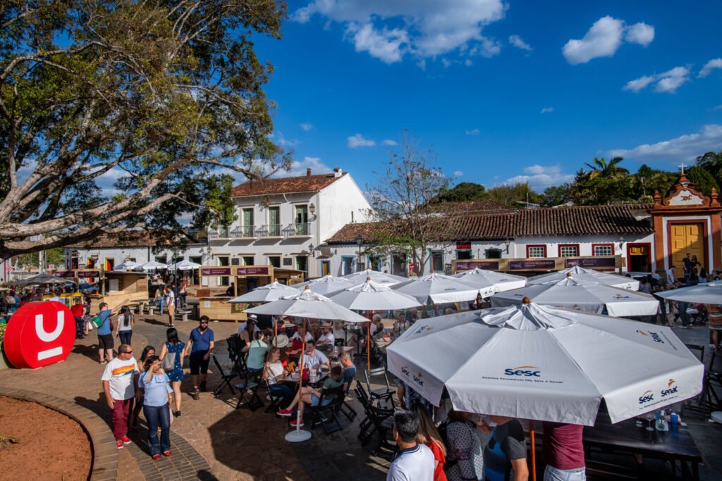 Espaço Tiradentes 25 anos por Usiminas