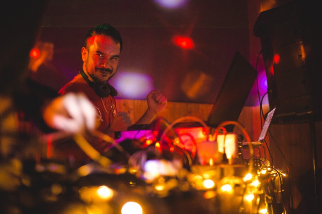 DJ Zubreu se apresenta na 25° edição Festival de Cultura e Gastronomia de Tiradentes