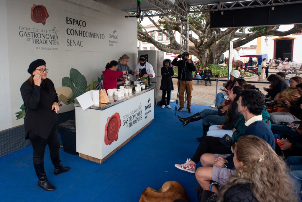 Aula: Forno de Minas apresenta – “História do Pão de Queijo e as receitas da Dona Dalva” com Catina Martins