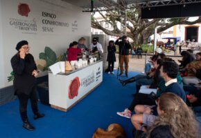 Aula: Forno de Minas apresenta – “História do Pão de Queijo e as receitas da Dona Dalva” com Catina Martins